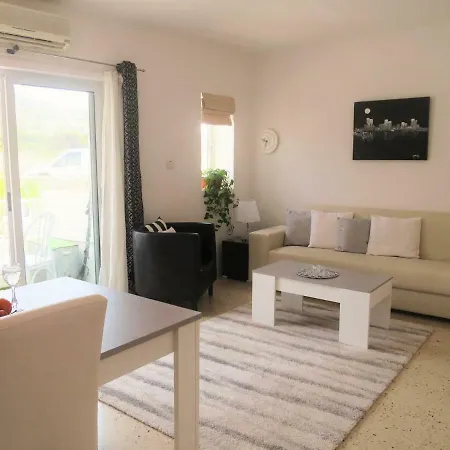 Apartamento With Balconies And Country Views