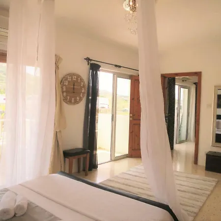 Appartement With Balconies And Country Views