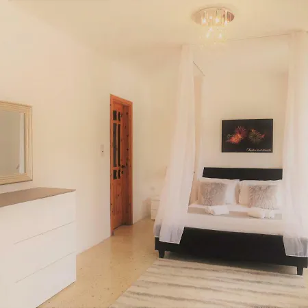 With Balconies And Country Views Appartement